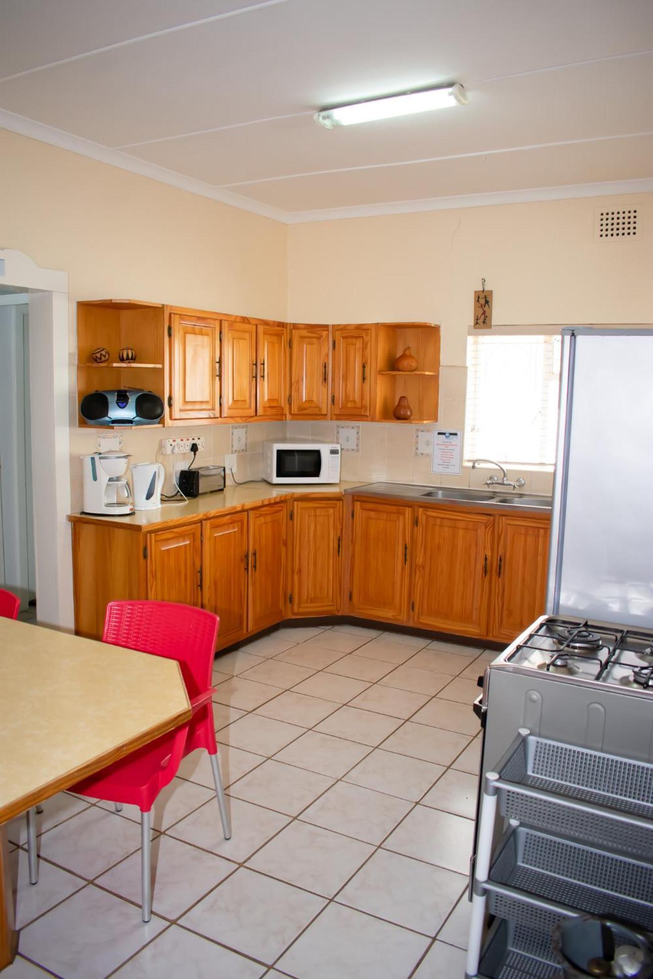 Chez Nous Bed And Breakfast & Self Catering Дънди Екстериор снимка